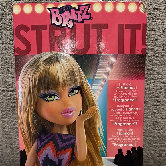 Bratz Fianna Doll - 2012 - Picture 7 of 15